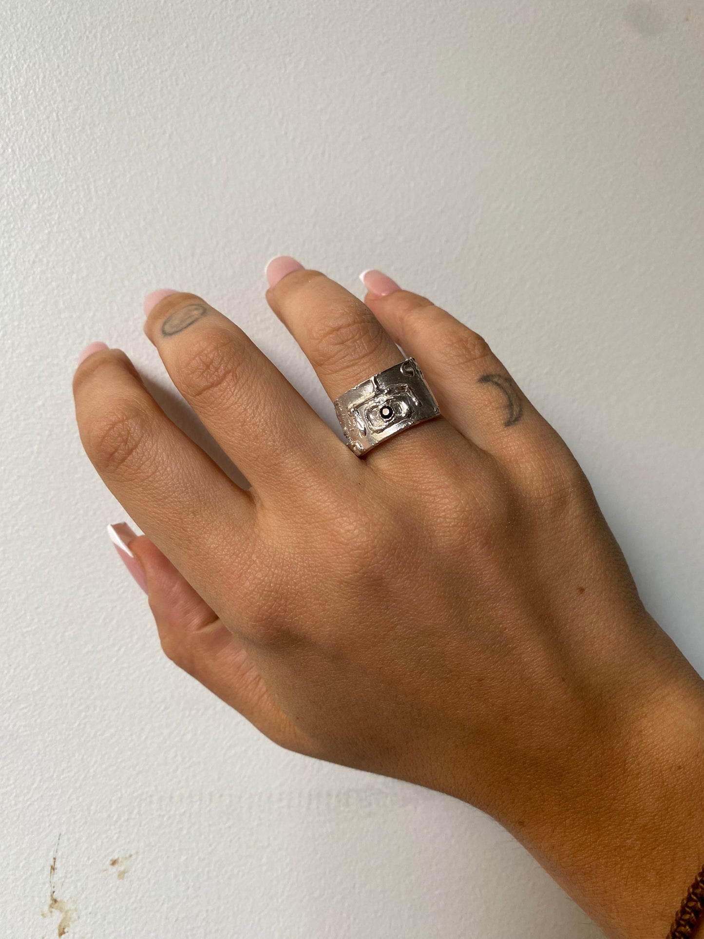 WINDSOR ring