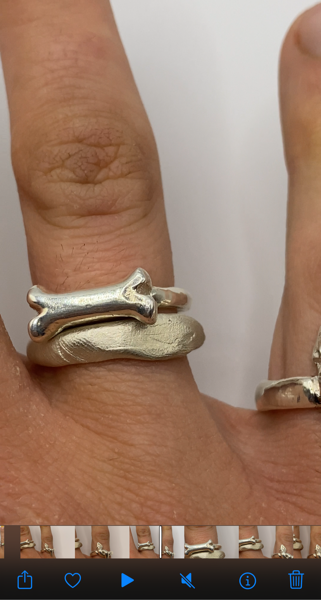 DOGBONE RING